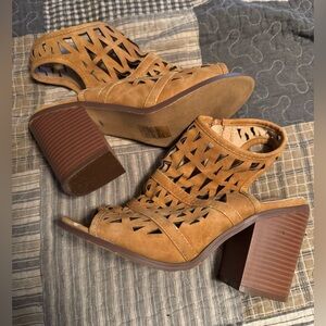 Women's Tan 3 inch Heeled Sandals